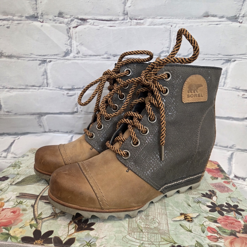 Sorel Joan Of Arctic Wedge Lace-up Boots